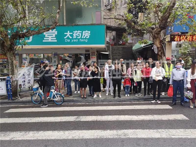 斑马线前拉“警戒带”将在内江城区推行