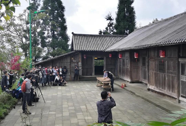 又一波明星大咖来宜宾录节目!这个地方要火了……(图4) 又一波明星大咖来宜宾录节目!这个地方要火了……(图4)