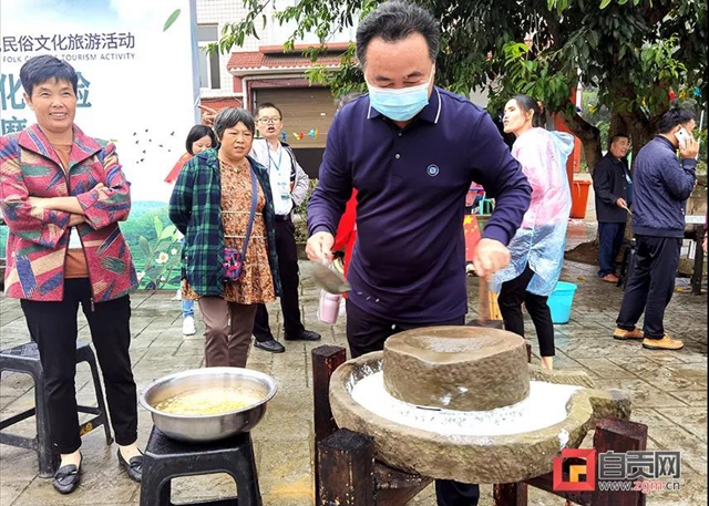 “双节”长假,自贡消费市场有序回暖(图3) “双节”长假,自贡消费市场有序回暖(图3)