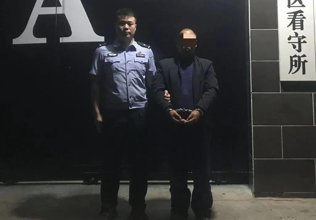 宜宾一男子因爱生恨，提起菜刀将人砍伤……