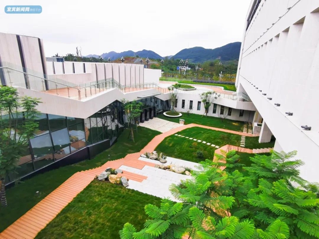 成都工业学院宜宾校区开学啦！(图3)
