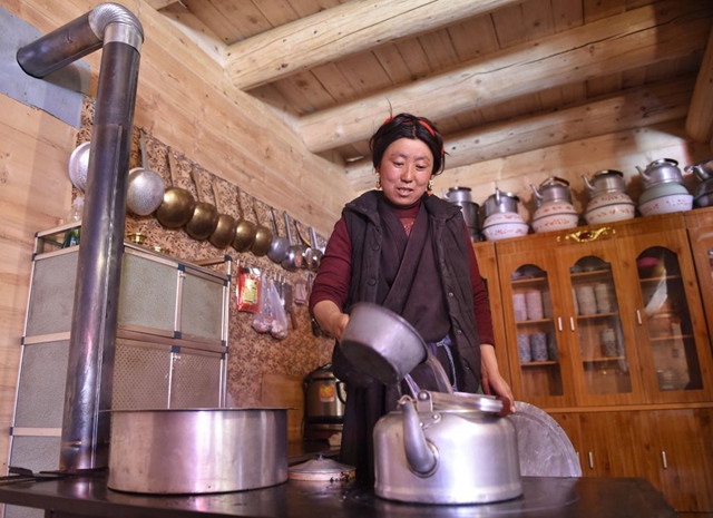 命运的转折——写在四川甘孜藏族自治州建州70年之际(图4)