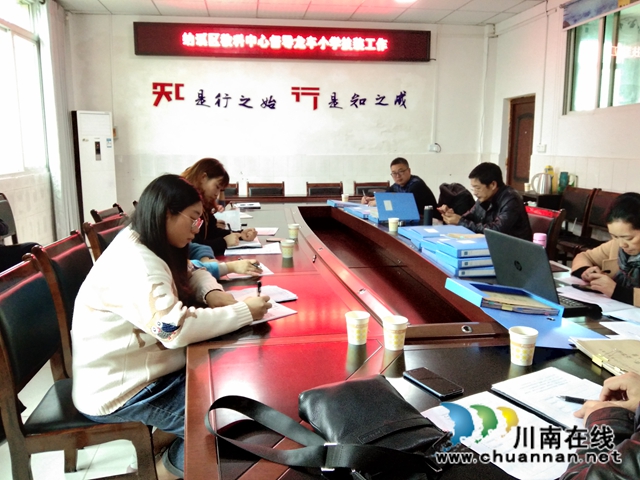 纳溪区教科中心到龙车镇小学督查计装工作​(图1)