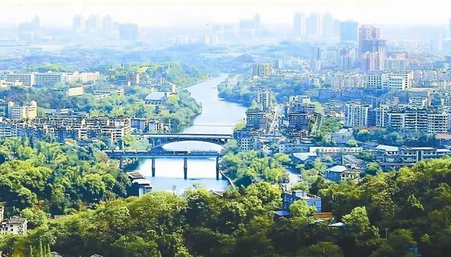 【关注】泸州孕妈在家产子，竟自提胎盘到楼下等救护车！(图3)