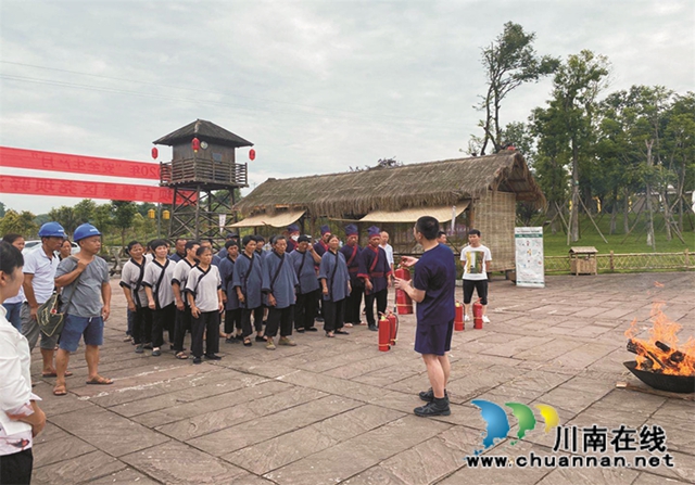 合江尧坝镇：“防火三道墙”守护古镇安全(图3)