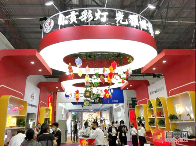 灯城之灯赴灯都！自贡彩灯再度走出家门(图2)