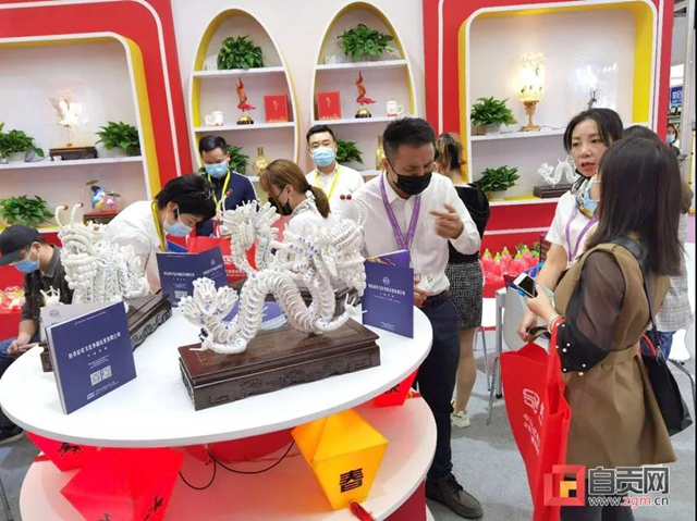 灯城之灯赴灯都！自贡彩灯再度走出家门(图7)