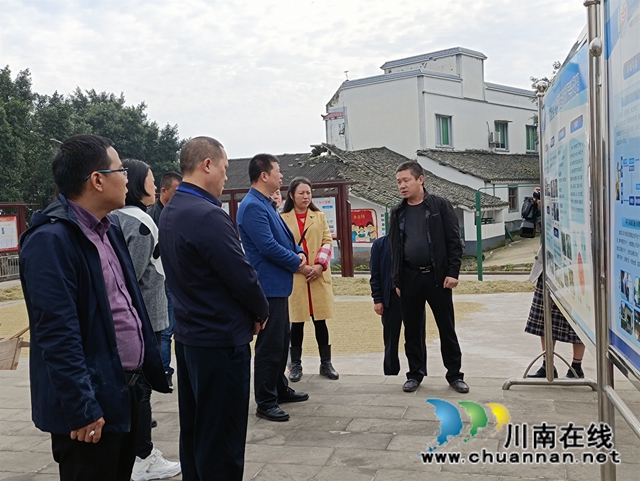 内江市东兴区综合行政执法局到泸县考察交流农村垃圾分类工作(图3)
