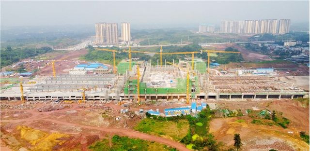 泸州高铁站高架站房主体结构即将完工(图1)