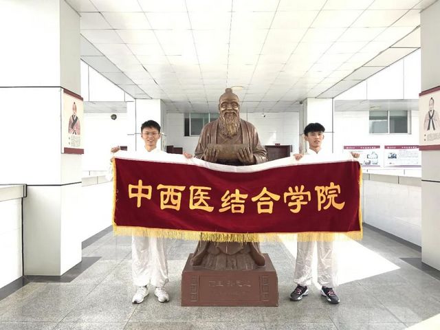 西南医科大学中西医结合学院召开新生见面会(图2) 西南医科大学中西医结合学院召开新生见面会(图2)