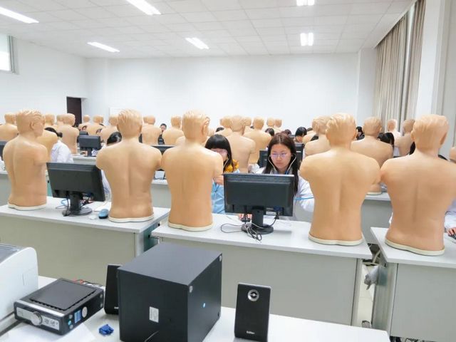 西南医科大学中西医结合学院召开新生见面会(图19) 西南医科大学中西医结合学院召开新生见面会(图19)