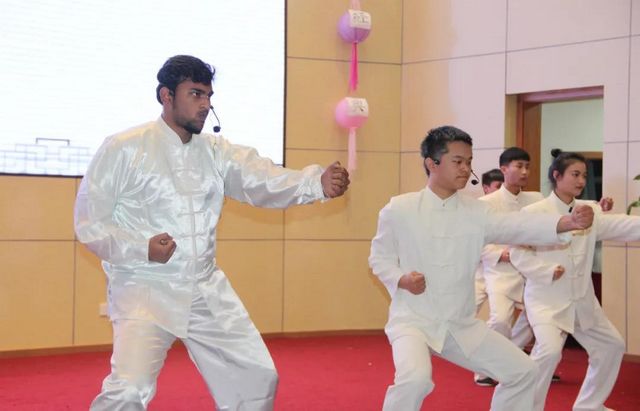 西南医科大学中西医结合学院召开新生见面会(图22) 西南医科大学中西医结合学院召开新生见面会(图22)