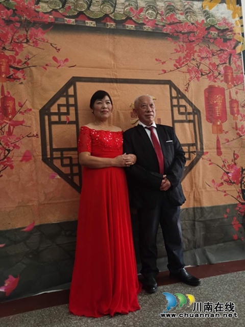 合江县妇联开展“留守不孤单·久久常相伴”留守老人公益婚纱摄影活动