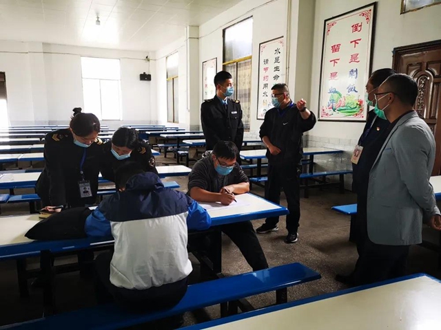 如何当好校园食品安全“守护侠”? 泸州市市场监管局有绝招!(图3) 如何当好校园食品安全“守护侠”? 泸州市市场监管局有绝招!(图3)