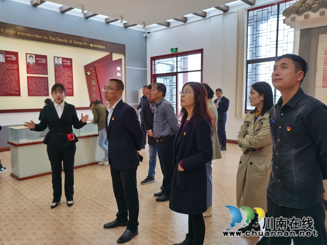 泸县建校开展纪念“抗美援朝70周年”参观泸县烈士陵园主题党日活动(图6)