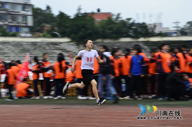 合江中学隆重举行第八届体育艺术节(图8)