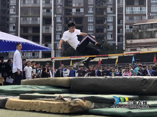 合江中学隆重举行第八届体育艺术节(图6)