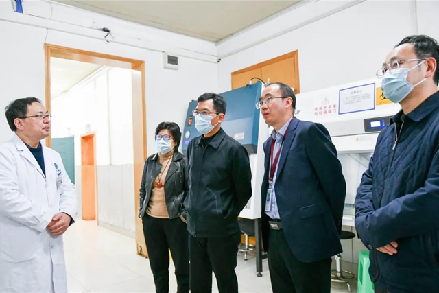 四川省科技厅党组成员、副厅长陈学华一行来西南医大附院考察调研(图4)