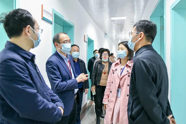 四川省科技厅党组成员、副厅长陈学华一行来西南医大附院考察调研(图8)