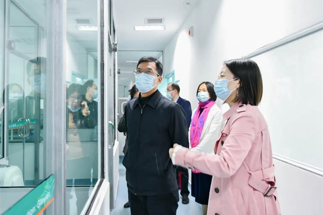 四川省科技厅党组成员、副厅长陈学华一行来西南医大附院考察调研(图7)