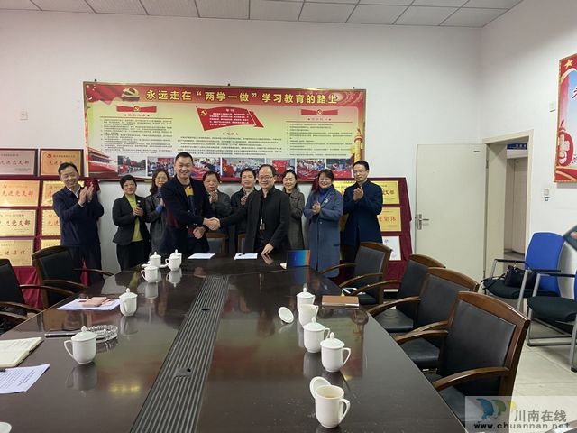 泸州市政协“有事来协商”走进罗汉街道航天苑小区(图2) 泸州市政协“有事来协商”走进罗汉街道航天苑小区(图2)