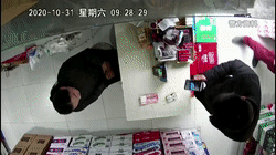 警惕!宜宾街头已出现这样的诈骗行为,专找这些店铺下手(图2) 警惕!宜宾街头已出现这样的诈骗行为,专找这些店铺下手(图2)