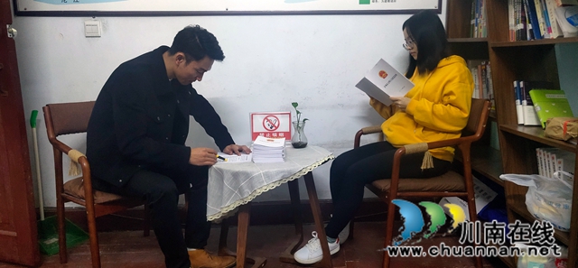 龙马潭区小市街道开展《泸州市文明行为促进条例》宣传活动(图2)