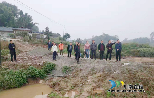 泸州市自然资源和规划局组织专家对江北镇土地整理项目设计变更进行现场踏勘论证(图1) 泸州市自然资源和规划局组织专家对江北镇土地整理项目设计变更进行现场踏勘论证(图1)