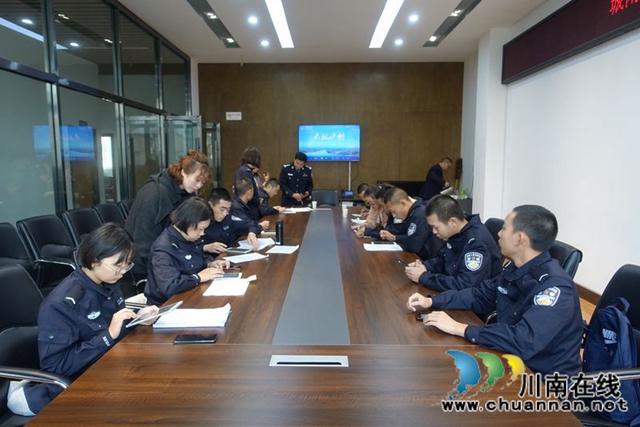 大国点名 四川警察学院警盾志愿者携手社区同行(图6) 大国点名 四川警察学院警盾志愿者携手社区同行(图6)