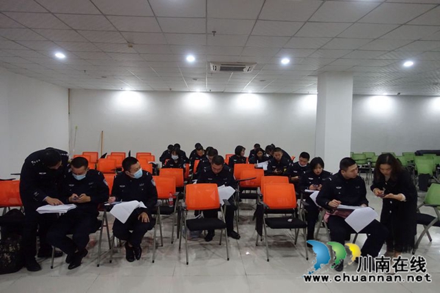 大国点名 四川警察学院警盾志愿者携手社区同行(图5) 大国点名 四川警察学院警盾志愿者携手社区同行(图5)