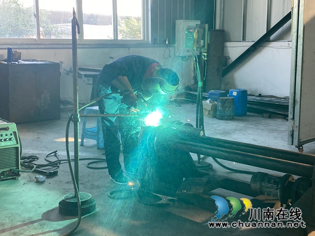 胡绍兵：火花闪烁匠心  双手焊接梦想(图4)