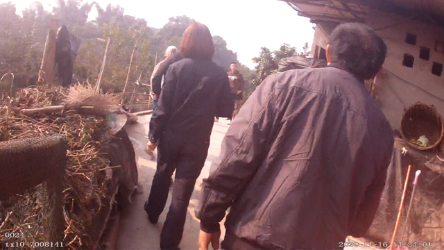 惊喜！泸州民警帮助他们找回了离家出走三十多年的亲妈(图2)