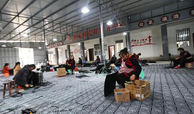 纳溪区打古镇：闲置资产变“车间”，五百村民家门口就业(图1)