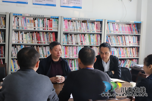 杨双全到泸县玉蟾街道督导脱贫攻坚工作(图1)