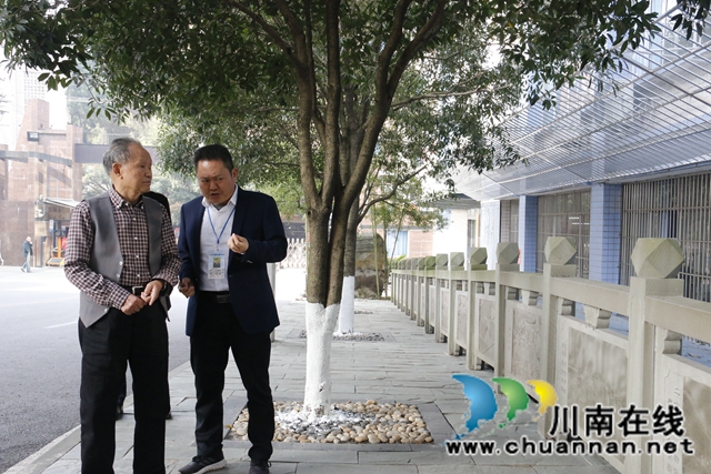 四川省中学校长联谊会邓义初秘书长到合江中学调研(图1)