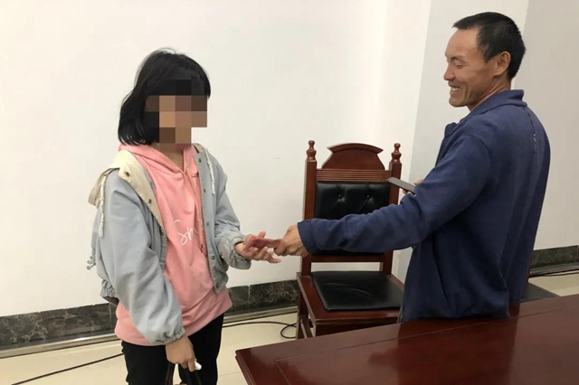 合江一男子输了官司还很高兴，为啥？(图3)