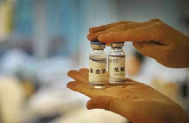 【围观】毒蛇不冬眠？泸州2人被偷袭入院……(图6)