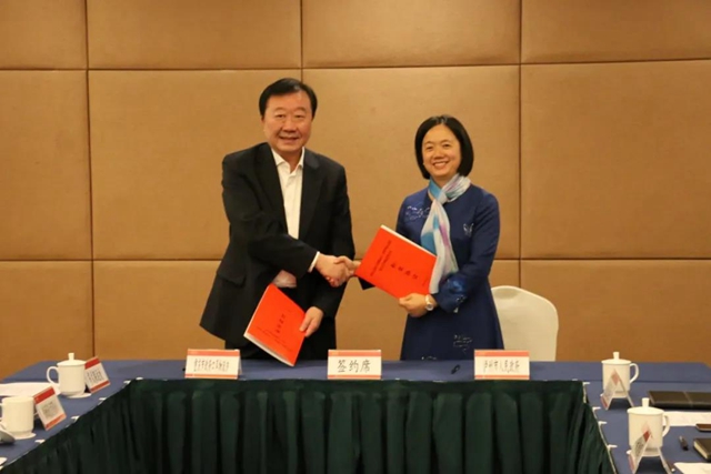 泸州、重庆签署深化口岸物流发展协议，推动南向国际物流大通道建设