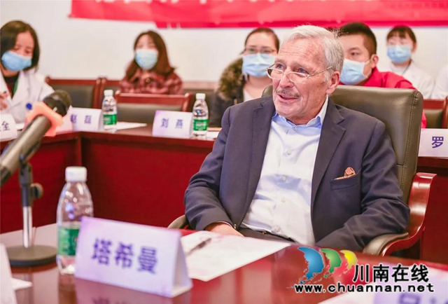 【厉害了】国际标准手术直播,竟引6000人围观!(图5) 【厉害了】国际标准手术直播,竟引6000人围观!(图5)