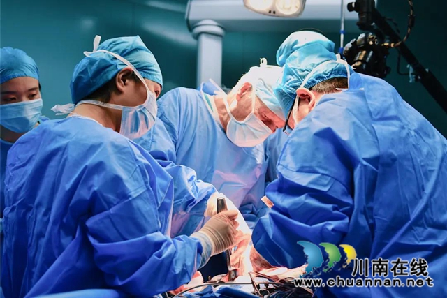 【厉害了】国际标准手术直播,竟引6000人围观!(图9) 【厉害了】国际标准手术直播,竟引6000人围观!(图9)