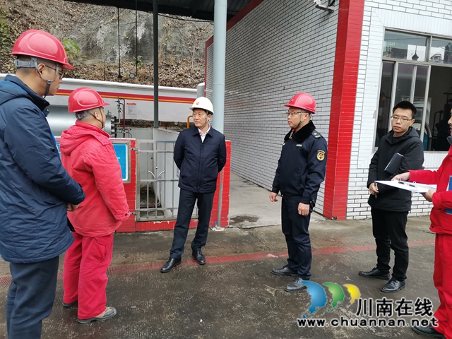 朱大清督导泸县川油压缩天然气有限公司安全工作(图1) 朱大清督导泸县川油压缩天然气有限公司安全工作(图1)