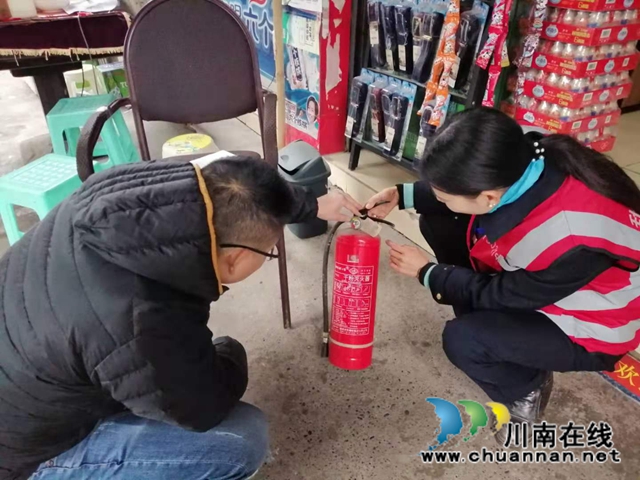 内江经开区靖民镇靖民社区开展定期消防安全检查工作(图2) 内江经开区靖民镇靖民社区开展定期消防安全检查工作(图2)