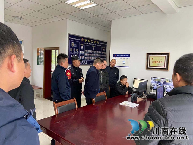 泸县赴隆昌市、荣昌区学习高铁站联勤联动管理工作(图1) 泸县赴隆昌市、荣昌区学习高铁站联勤联动管理工作(图1)