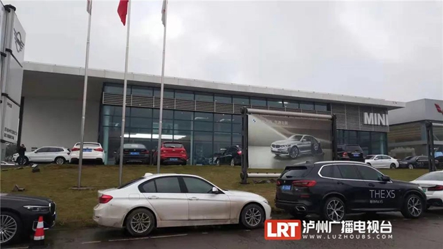 分批盗窃嫌太慢，泸州男子竟然让快递上门“拉货”？