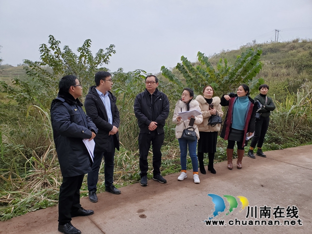 市检查组督查泸县普速铁路沿线安全环境专项整治工作(图1) 市检查组督查泸县普速铁路沿线安全环境专项整治工作(图1)