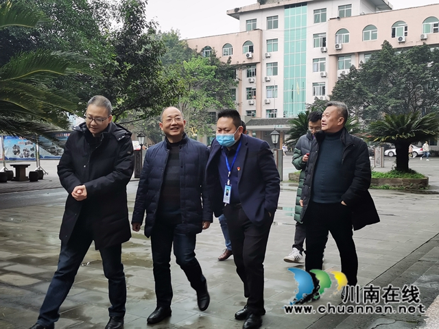 合江中学接受合江县办学章程执行情况检查(图1)