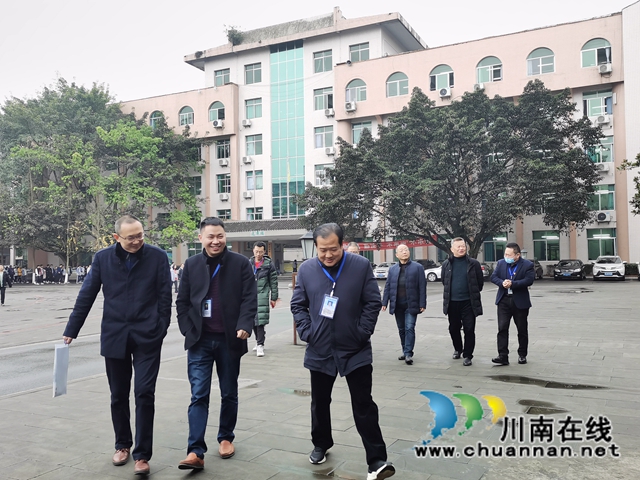 合江中学接受合江县办学章程执行情况检查(图2)