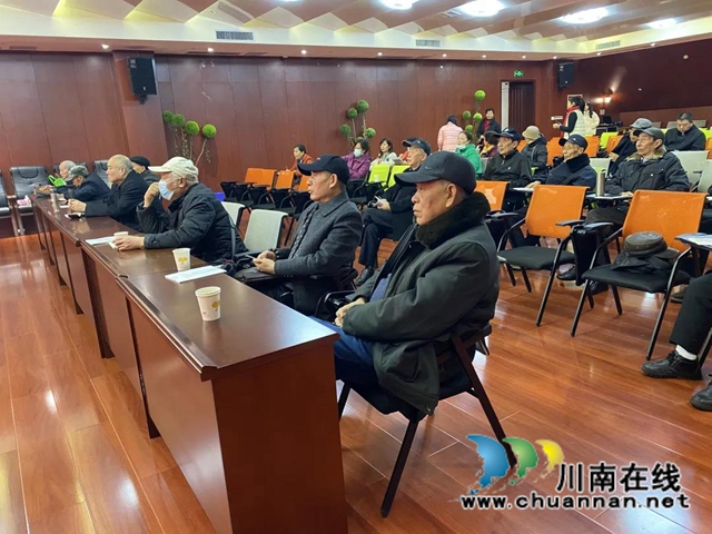 30余名离退休老干部齐聚江阳区公共图书馆，只为听她宣讲《民法典》(图4)