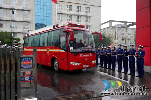 告别战友，踏上新征程！44名泸州籍新消防员即将开启“火焰蓝”生涯(图10)