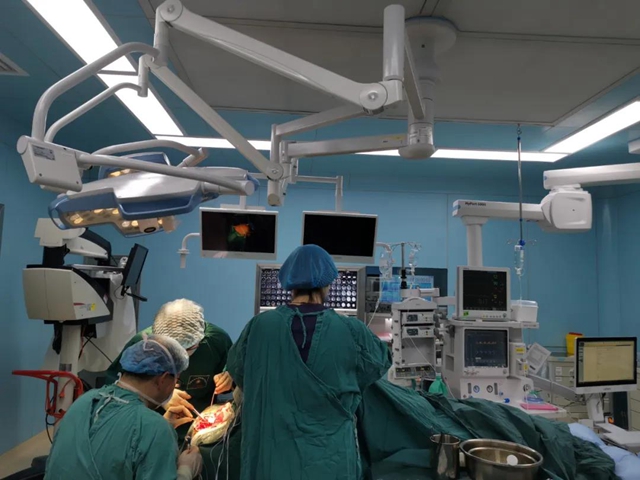 【意外】铁钉“飞”进泸州男子眼睛里!血流不止……(图3) 【意外】铁钉“飞”进泸州男子眼睛里!血流不止……(图3)